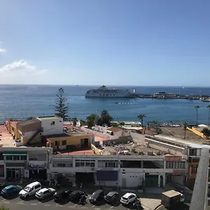 https://apartamento-la-estrella-los-cristianos.in-canary-islands.com