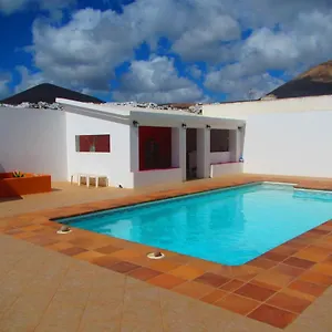 https://casa-sol-y-mar-tias.in-canary-islands.com